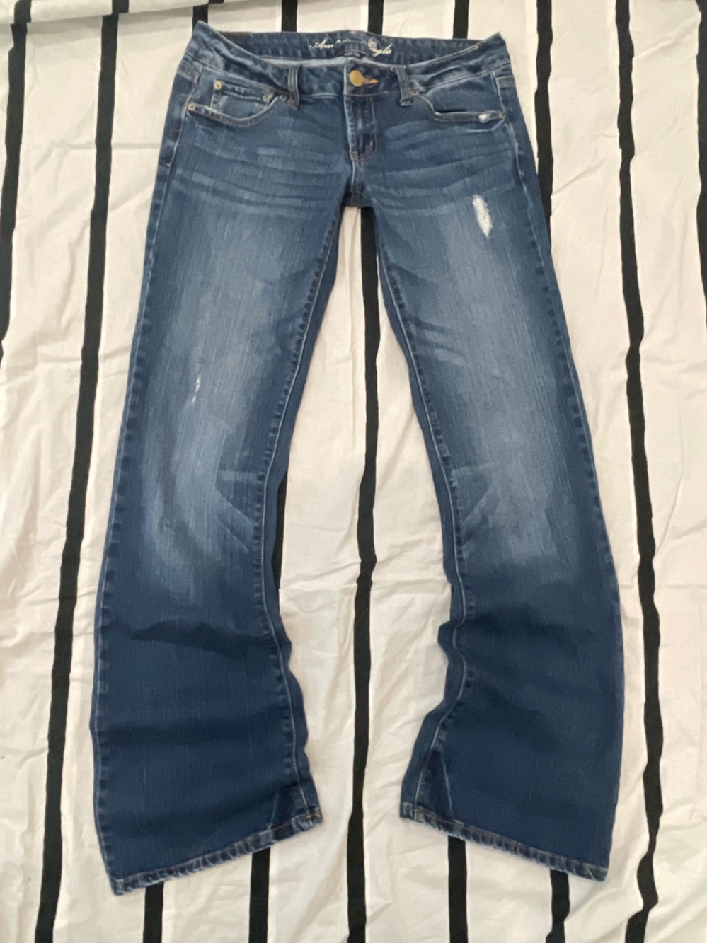 American Eagle Outfitters Women's Wide Flare Jeans in Blue - Picture 2 of 7